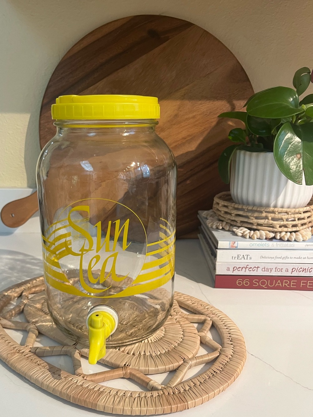 Vintage Sun Tea Glass Beverage Dispenser with Yellow Lid and Spigot ☀️